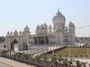 baba jai guru dev mandir mathura